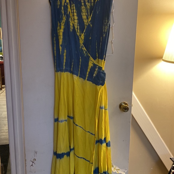 Release and let go - wrap dress - Picture 2 of 2